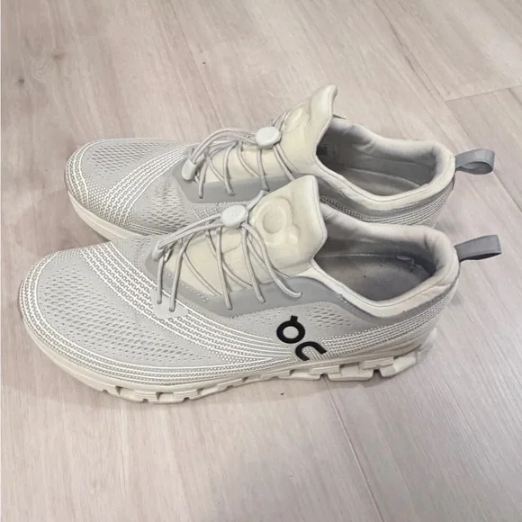 On Running Cloud X Z5 Sneakers ice/Cream Colorway Size: 11